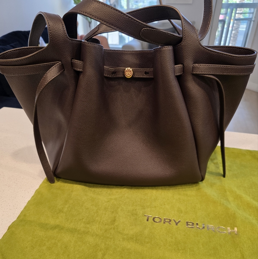 LIKE NEW! Tory Burch Romy Tote